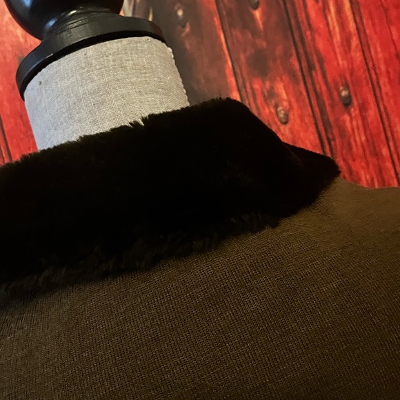 1960s Vintage 2 piece Dress with Fur collar Cardigan - Picture 3 of 7